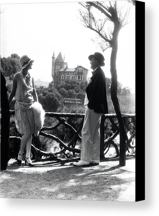 1920s-couple-in-biarritz-france-vintage-images-canvas-print